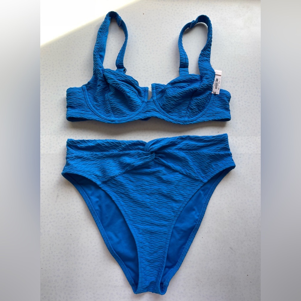 Victoria's Secret Blue Textured Underwire Bikini Set